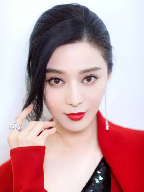 Yang Mi - 10 Nữ diễn viên hàng đầu TQ có thể bạn chưa biết