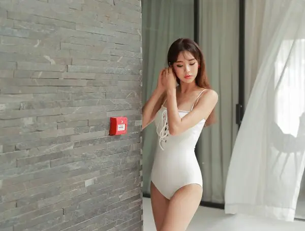 Bikini một mảnh - Ảnh 10