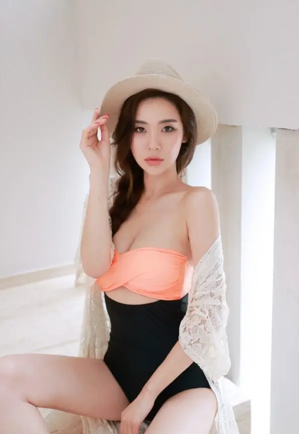 Bikini một mảnh - Ảnh 14