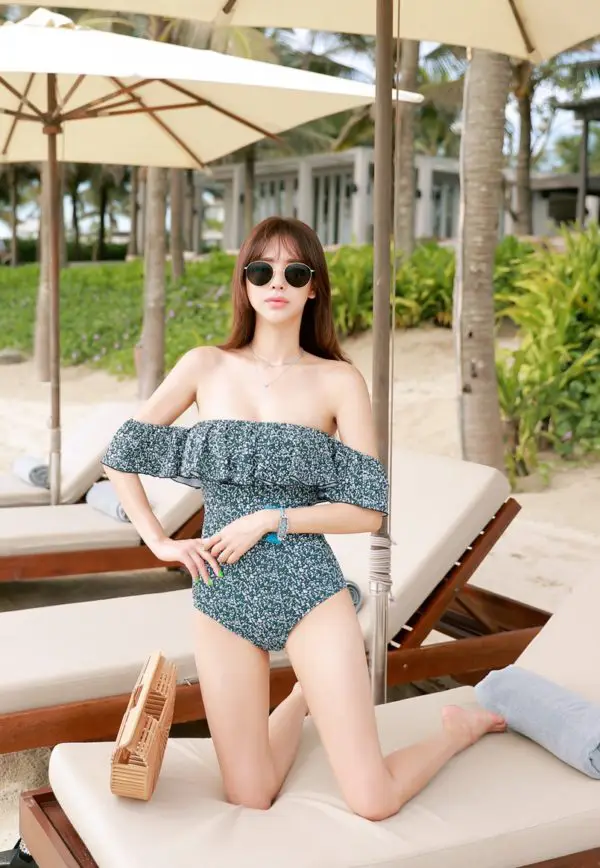 Bikini một mảnh - Ảnh 20