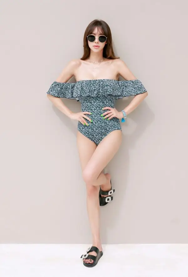 Bikini một mảnh - Ảnh 25
