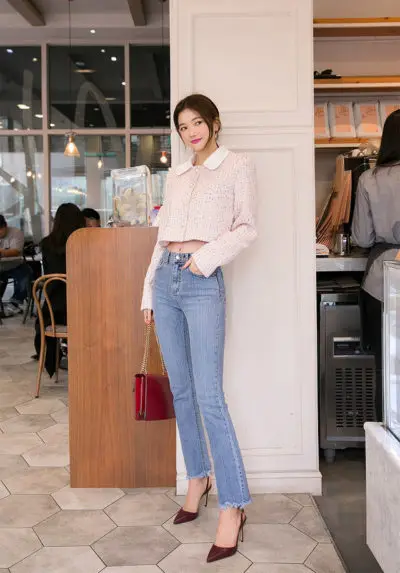 Áo sơ mi kiểu + Quần jean tua rua