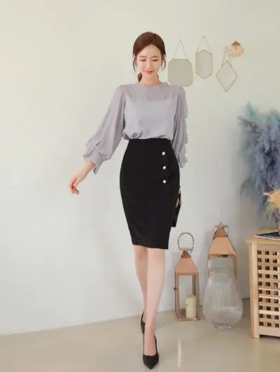 Áo voan + Váy body đắp chéo thỏa thích diện nơi công sở