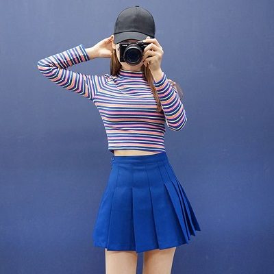 Phối áo phông tay dài croptop cùng váy tennis