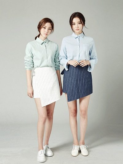 Sơ mi xanh pastel + Quần giả váy kẻ sọc