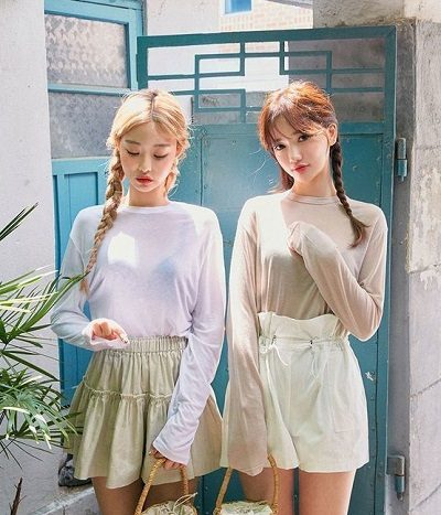 Áo phông mờ ảo phối quần váy nữ tính, dịu dáng đầy sự quyến rũ