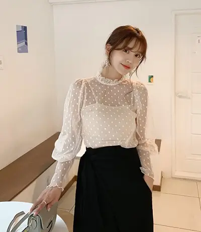 Nữ công sở có thể diện đẹp sơ mi cao cổ ngay từ bây giờ, khi gió mùa còn chưa về