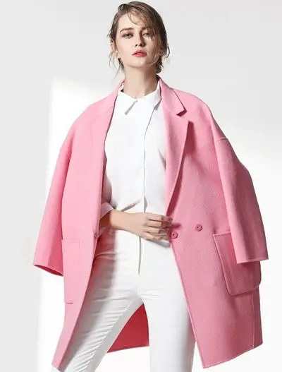 Áo lông cừu tông hồng dáng ngắn cho những cô nàng công sở - 10 Xu hướng thời trang nữ 2020 nổi như cồn
