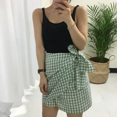 Váy quấn: Những kiểu phối áo thun với váy quần với áo đẹp mê ly - Ảnh 2