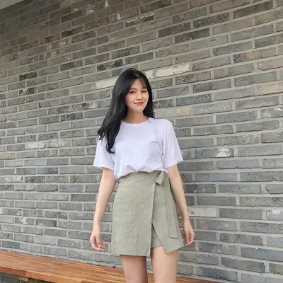 Váy quấn: Những kiểu phối áo thun với váy quần với áo đẹp mê ly - Ảnh 6
