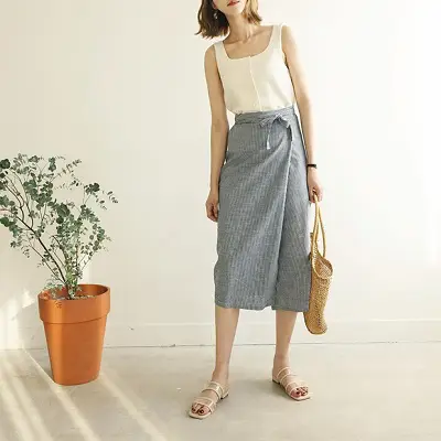 Váy quấn: Những kiểu phối áo thun với váy quần với áo đẹp mê ly - Ảnh 7