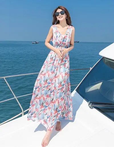 Đầm đi biển: Đầm maxi hoa đa sắc