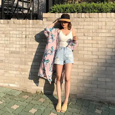 Mặc Áo 2 dây + Quần short jeans + Áo khoác ngoài đi Phú Quốc