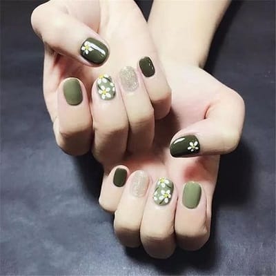 Mẫu nail đẹp xanh rêu