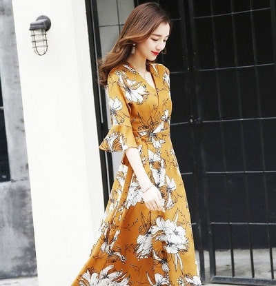 Các nàng nên lựa chọn những mẫu có hoạ tiết hoa to bản thoáng mắt, mang màu sắc được phối hợp đơn giản, hạn chế quá sặc sỡ.