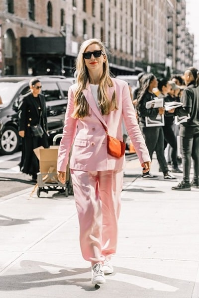 Suit hồng