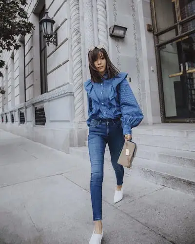 Áo sơ mi phối với quần jeans luôn trang phục hoàn hảo dành cho chốn công sở