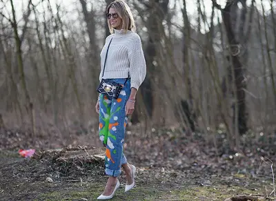 Jeans vẩy sơn + Giày cao gót