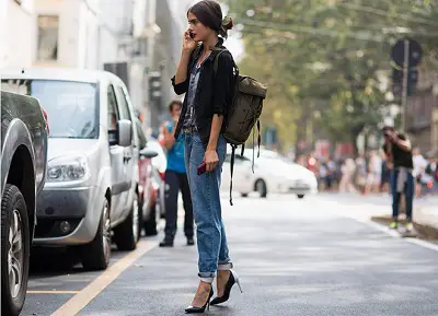 Jeans dáng boyfriend + Giày cao gót