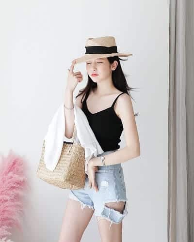 Áo 2 dây + Quần short + Mũ cói