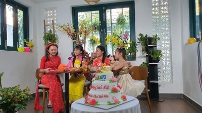 Bánh tặng sinh nhật những thiên thần nhỏ
