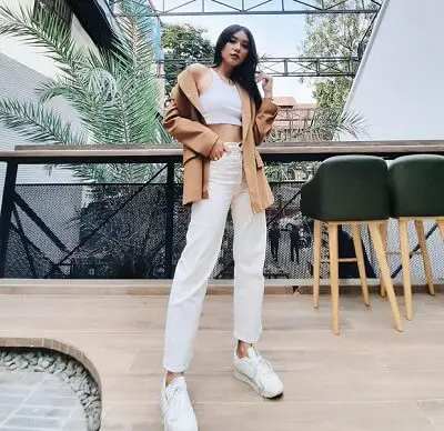 Để có màn xuất hiện nhã nhặn, tinh tế nhưng vẫn hợp mốt thì đừng quên diện blazer giống Thảo Nhi Lê @thaonhile.