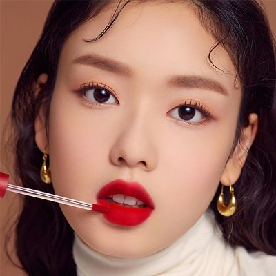 Ưu tiên màu son mang lại hiệu ứng đôi môi căng mọng
