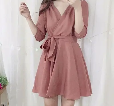 Đầm cổ v thắt eo màu hồng