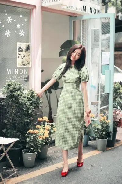 Những kiểu váy chiết eo giúp bạn thêm cân đối - Ảnh 3