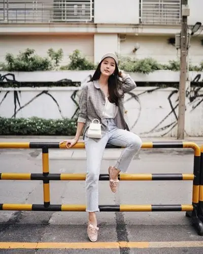 Chụp hình sống ảo tại lan can - Ảnh 3