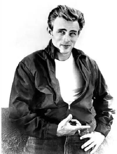 James Dean trong hình ảnh chiếc áo phông trắng quen thuộc