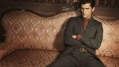 Áo sơ mi flannel kết hợp với áo vest