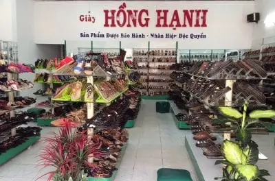 Cửa hàng giày Hồng Thạnh