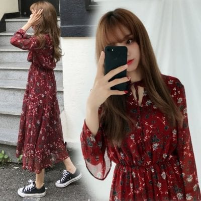 Chân váy dài hoạ tiết hoa nhí kết hợp với giày converse thấp cổ