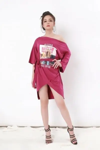 Mẫu trang phục đang được bày bán tại Suri Shop