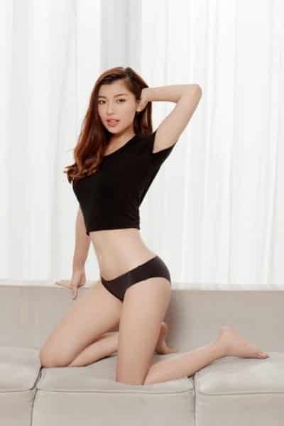 Phụ nữ gắn bó với đồ lót mỗi giây trong cuộc đời