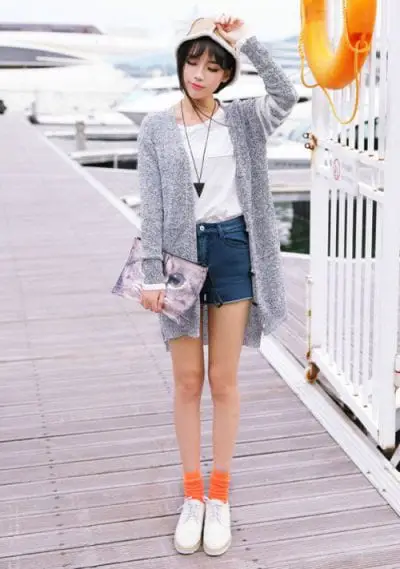 Năng động và ấm áp với Cardigan, quần short jeans