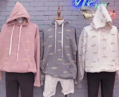 Những mẫu hoodie tại đây mang màu sắc riêng biệt của shop với thiết kế đơn giản, màu sắc đa dạng, chất liệu vải tốt