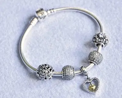 Cara’s cũng là một địa chỉ quen thuộc được nhiều tín đồ vòng Charm lui tới