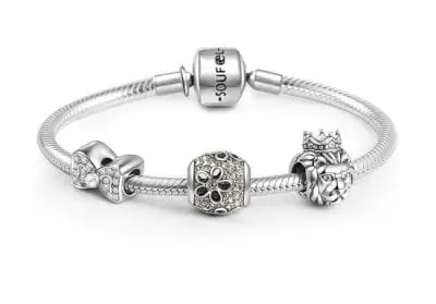 Soufeel là thương hiệu cung cấp các mẫu vòng Charm chất lượng đến từ Hong Kong mà bạn có thể tin tưởng lựa chọn