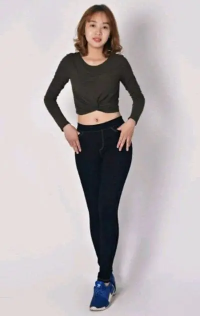 Quần legging giả bò cạp chun lên phom cực chuẩn – giá sỉ: 63,000 – 75,000đ /cái.