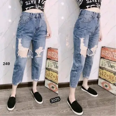 Quần baggy jean nữ rách đùi – giá sỉ 90,000đ /cái.