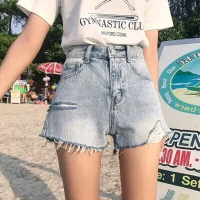 Quần short jean nữ – giá sỉ 70,000 – 75,000đ /cái.