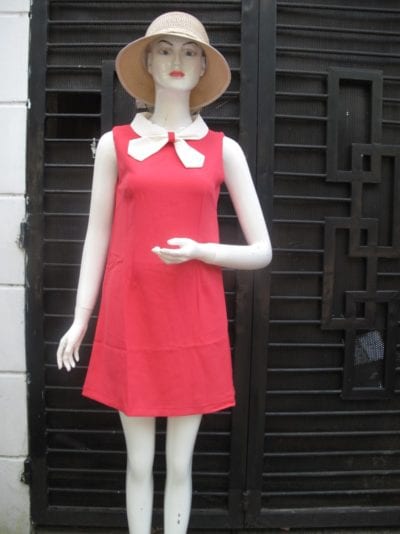 Đầm suông công sở – giá sỉ theo số lượng: 130,000 – 140,000đ /cái.