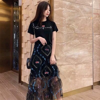Set bộ thun chân váy ren – giá sỉ 320,000đ /cái.