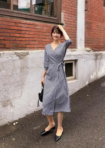 Đầm quấn khá sang trọng và quý phái cho nàng tuổi 30
