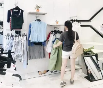 Dottie chuyên bán các loại áo len cổ trụ, áo len tay dài mang phong cách kín đáo nhưng tinh tế, nhẹ nhàng