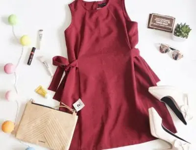 Ngoài quần áo thời trang đã qua sử dụng, shop Handover còn có cả giày dép, mỹ phẩm, và tất cả đều là hàng secondhand