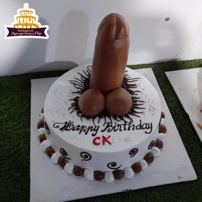 Mẫu bánh kem bikini troll vợ "chất như nước cất" - Ảnh 1