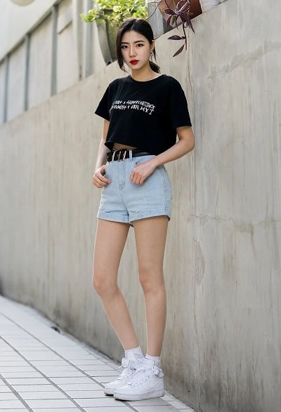 Áo phông croptop + Quần short